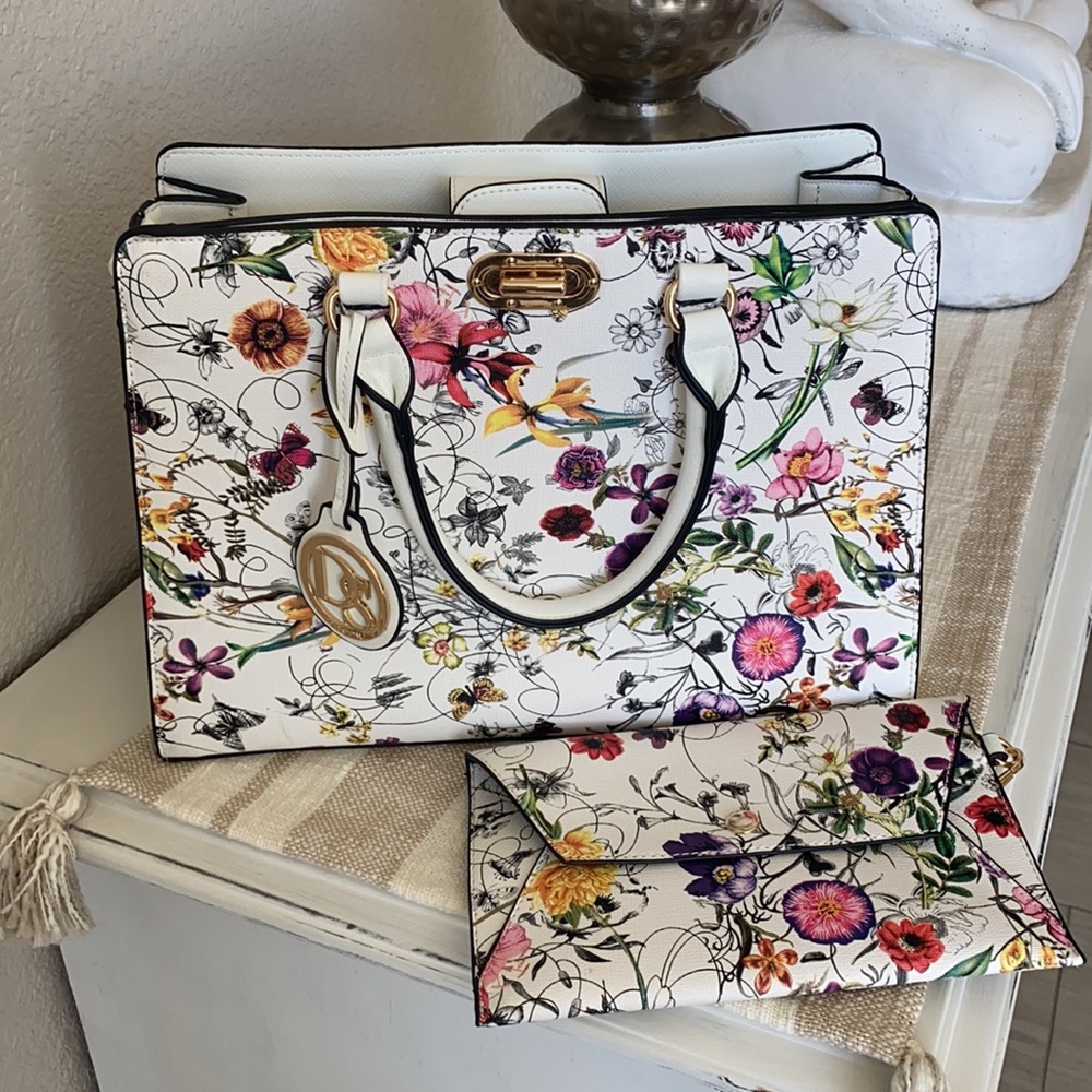 Dasien White Floral Purse